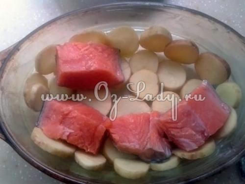 Форель в майонезе в духовке. Форель запеченная в духовке с картофелем под сыром и майонезом
