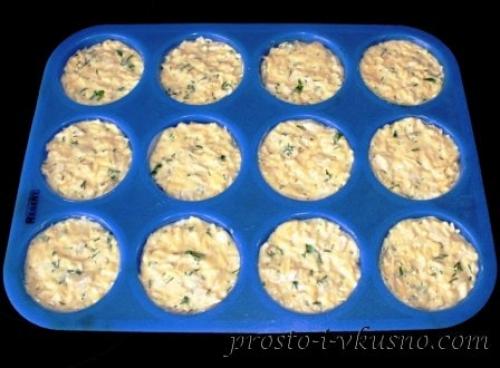 Маффины с курицей на молоке. Маффины с курицей и сыром