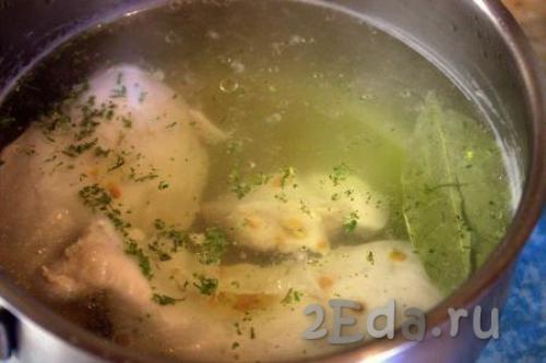 Салат с курицей болгарским перцем и корейской морковью. Салат с корейской морковью, курицей и болгарским перцем