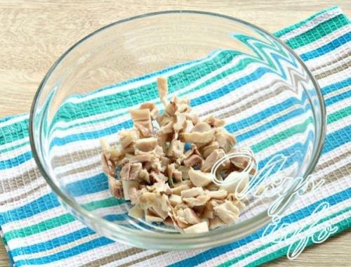 Салат с грибами и ветчиной и болгарским перцем. Вкусный, изысканный салат с ветчиной, жареными грибами, сыром и болгарским перцем - рецепт с фото приготовления праздничного блюда Мужской каприз 16