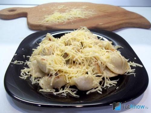 Пельмени с сыром и грибами. Пельмени, запеченные с сыром и грибами 12