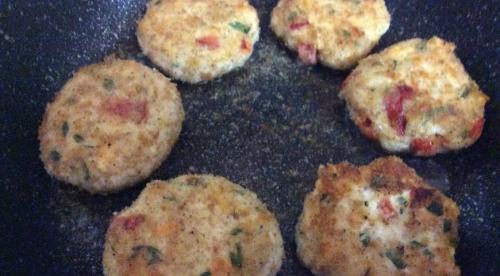 Куриные котлеты с перцем и сыром. Нежные куриные котлеты с болгарским перцем и сыром 06