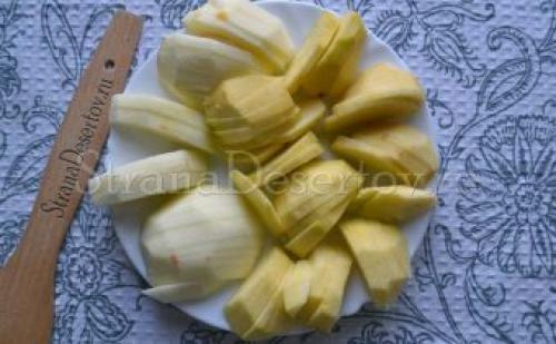 Яблочный пирог в сметанной заливке рецепт. Цветаевский пирог с яблоками со сметанной заливкой