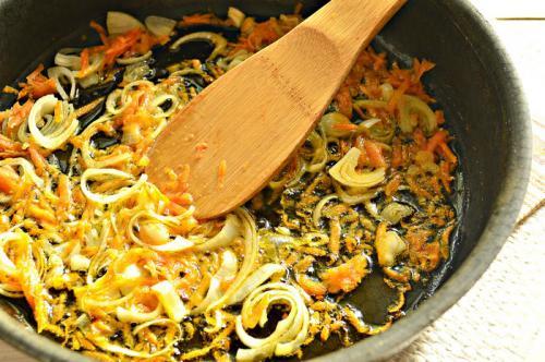 Чахохбили из бедрышек. Чахохбили из куриных бедер на сковороде