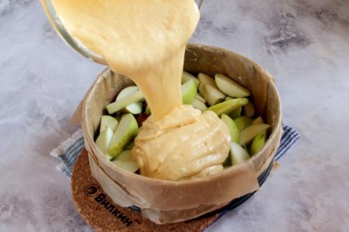 Шарлотка со сметаной. Пышная шарлотка на сметане с яблоками