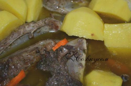 Свиные ребра тушеные с картошкой. Тушеная картошка со свиными ребрышками