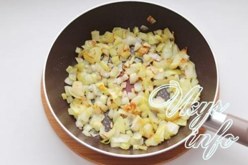 Салат с грибами и ветчиной и болгарским перцем. Вкусный, изысканный салат с ветчиной, жареными грибами, сыром и болгарским перцем - рецепт с фото приготовления праздничного блюда Мужской каприз 03