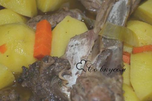 Свиные ребра тушеные с картошкой. Тушеная картошка со свиными ребрышками