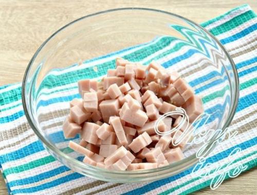 Салат с грибами и ветчиной и болгарским перцем. Вкусный, изысканный салат с ветчиной, жареными грибами, сыром и болгарским перцем - рецепт с фото приготовления праздничного блюда Мужской каприз 17