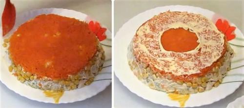 Салат с куриной грудкой, кукурузой и солеными огурцами