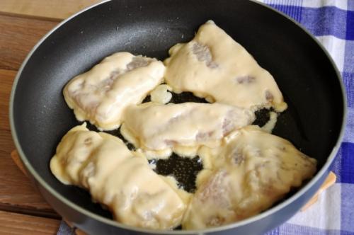 Колбаса в кляре — отличная закуска быстрого приготовления