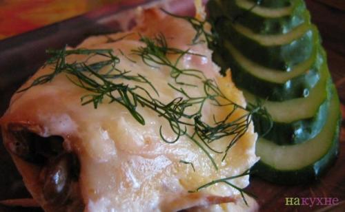 Запеченные кальмары с грибами с сыром. Кальмары, фаршированные грибами, запеченные в сливках под сырной корочкой