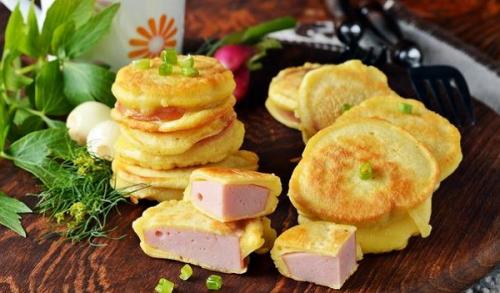 Колбаса в кляре — отличная закуска быстрого приготовления