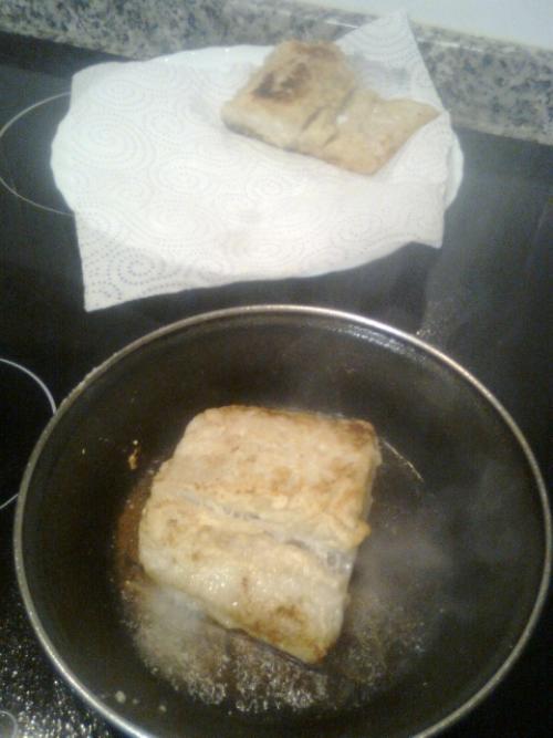 Запечённая треска под соусом.