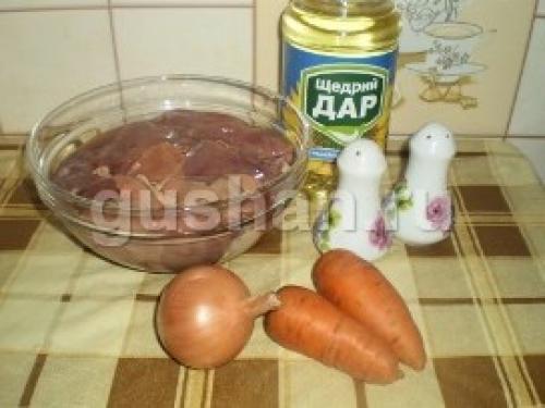 Как потушить куриную печень. Тушеная куриная печень