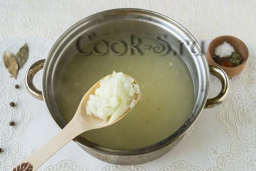 Рыбный суп с рисом и томатной пастой. Рыбный суп с томатной пастой и рисом