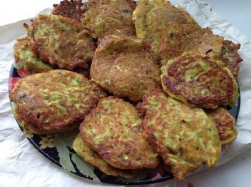 Пышные оладьи из кабачков без яиц. Ингредиенты