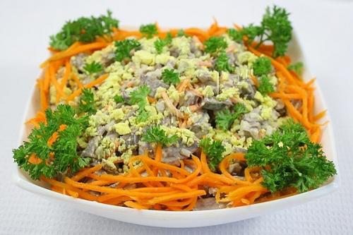 Слоеный салат с сердцем свиным. Салат с сердцем свиным рецепты 03