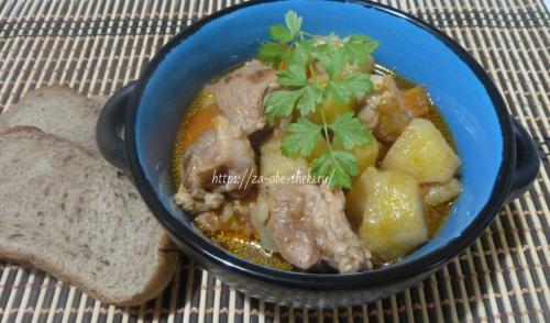 Картошка со свининой в казане на костре. Картошка со свининой в казане: первое или второе?