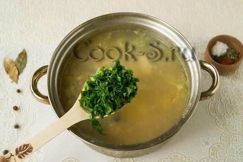 Рыбный суп с рисом и томатной пастой. Рыбный суп с томатной пастой и рисом