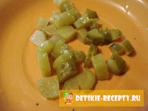 Суп из перловки для ребенка. Рассольник с курицей и перловкой