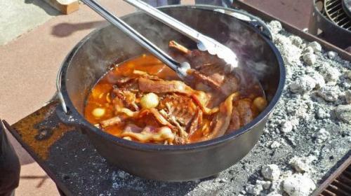 Жареная картошка с мясом в казане. Тушеная картошка с мясом в казане