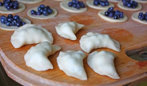 Вареники с черникой замороженной. Как правильно готовить вареники с черникой