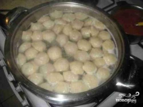 Пельмени в горшочках с печенью