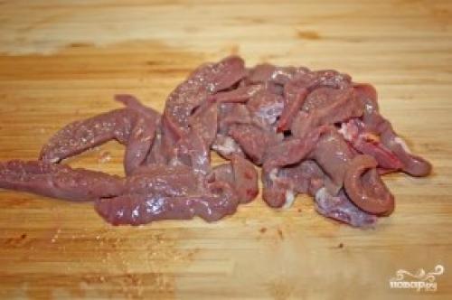 Пельмени в горшочках с печенью