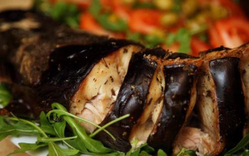 Сом тушеный с картофелем. Готовим тушеного сома с овощами в мультиварке