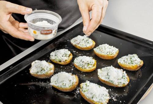 Картошка в мундире в духовке с беконом. Картофель в мундире, фаршированный сметаной и беконом 07 Картошка в мундире в духовке с беконом. Картофель в мундире, фаршированный сметаной и беконом 07