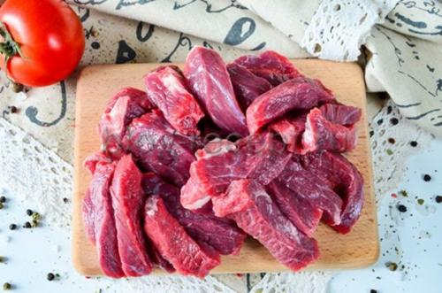 Азу с солеными огурцами. Ингредиенты: