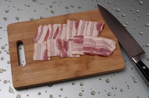 Картошка с беконом и луком в духовке. Как приготовить картошку с беконом — рецепт запеченной картошки в духовке с пошаговыми фото