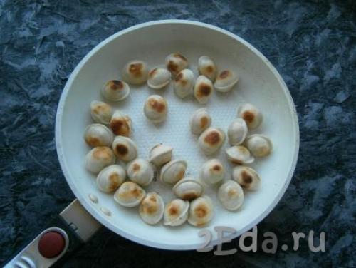 Рецепт пельменей в горшочках в духовке со сметаной. Пельмени в горшочке со сметаной и сыром в духовке 02 Рецепт пельменей в горшочках в духовке со сметаной. Пельмени в горшочке со сметаной и сыром в духовке 02