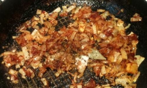 Тушеная картошка с фасолью и тушенкой. Рагу из картофеля с фасолью