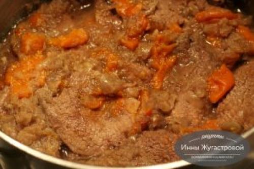Рецепт мясо с курагой. Говядина с луком и курагой в собственном соку