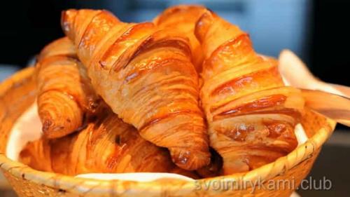 Большие круассаны из слоеного теста. Быстрые вкусные круассаны из готового слоеного теста