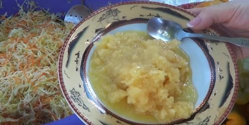 Фаршированный острый перец на зиму. Фаршированный перец на зиму с капустой, морковью и медом