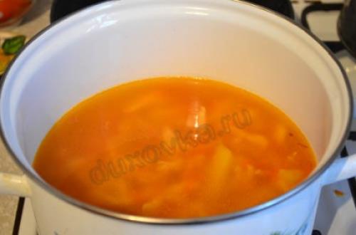 Суп с перловкой и курицей. Куриный суп с перловкой