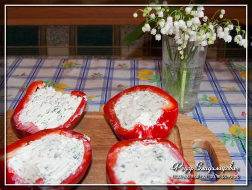 Острый перец фаршированный сыром Фета. Болгарские перцы с сыром типа Фета