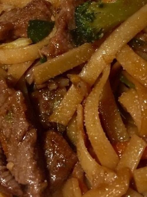 Удон с курицей в сливочном соусе