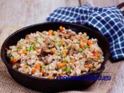 Перловка с ребрышками в мультиварке. Перловка с мясом в мультиварке