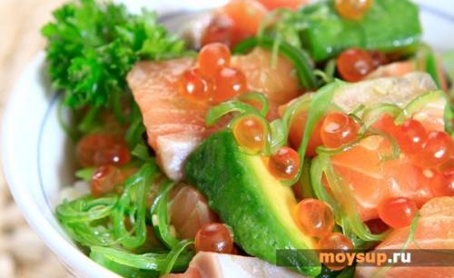 Салат с семгой и огурцом. Салат из слабосоленой семги и огурца
