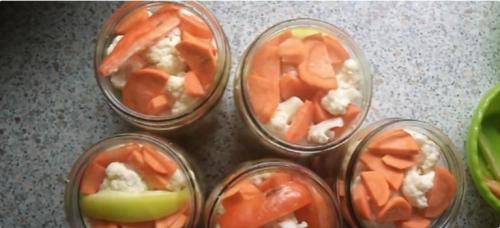 Цветная капуста квашеная рецепт. Как мариновать цветную капусту на зиму. Рецепт c фотографиями. 03 Цветная капуста квашеная рецепт. Как мариновать цветную капусту на зиму. Рецепт c фотографиями. 03