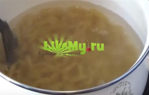 Запеканка из макарон с куриным фаршем. С фаршем и сыром