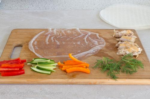 Курица в рисовой бумаге. Рулетики из Рисовой Бумаги с Курицей и Овощами