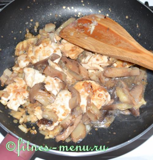 Роллы с грибами и курицей. Спринг-роллы с курицей и грибами