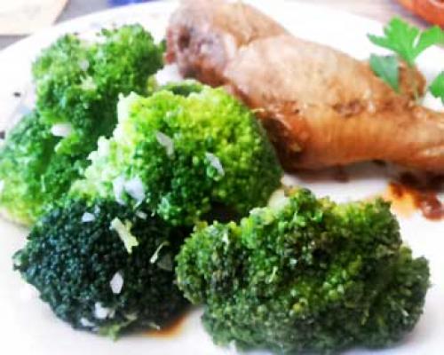 Куриные ножки с брокколи на сковороде. Куриные голени, тушеные по–филиппински — простой и вкусный рецепт