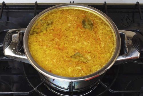 Как варить рассольник. Как приготовить рассольник с перловкой и солеными огурцами — классический рецепт рассольника из говядины с пошаговыми фото