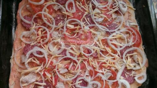 Пицца с луком сыром и колбасой. Пицца с колбасой и луком 26 Пицца с луком сыром и колбасой. Пицца с колбасой и луком 26